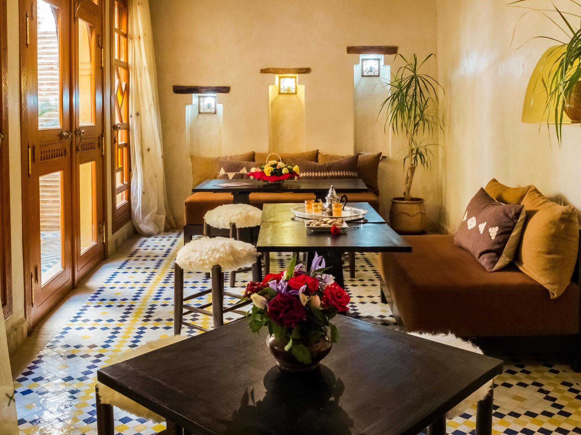 Riad Tigmi Kenza Тизнит Экстерьер фото